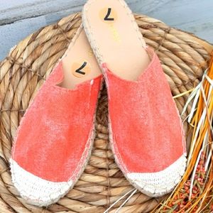 NWOT WANTED CANVAS ESPADRILLES